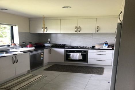 Photo of property in 29b Edgewater Drive, Pakuranga, Auckland, 2010