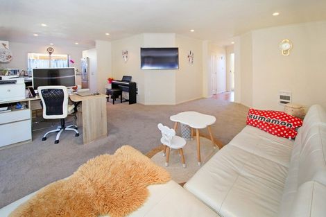 Photo of property in 4 Pateke Drive, Takanini, 2112