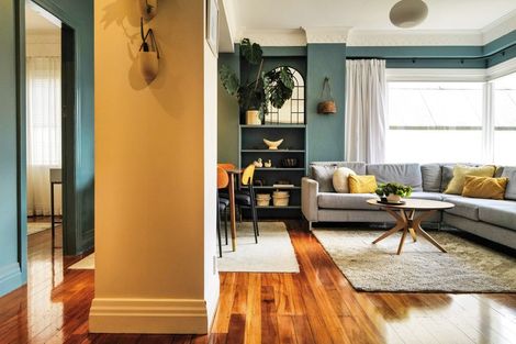 Photo of property in Sunhaven Flats, 262 Oriental Parade, Oriental Bay, Wellington, 6011