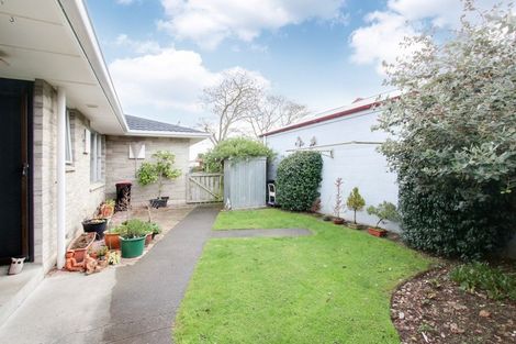 Photo of property in 2/107 Terrace Road, Parkvale, Hastings, 4122