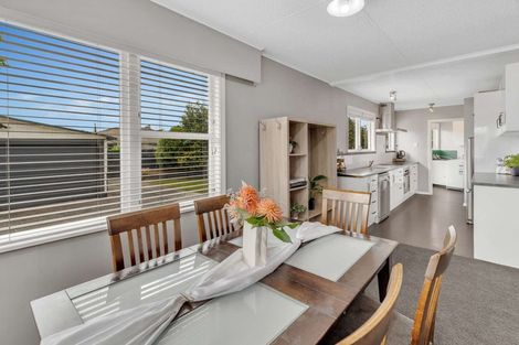 Photo of property in 8 Cohen Place, Milson, Palmerston North, 4414