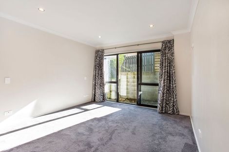 Photo of property in 7 Flaunty Place, West Harbour, Auckland, 0618