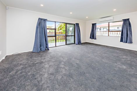 Photo of property in 1/6 Hatherley Place, Clendon Park, Auckland, 2103