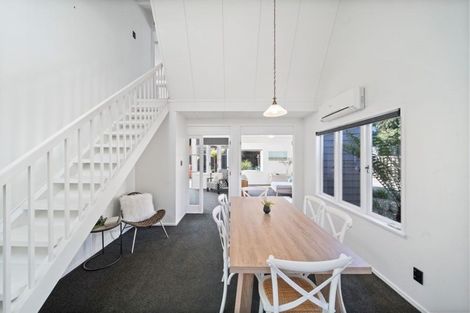 Photo of property in 1/195 Fisher Parade, Farm Cove, Auckland, 2012