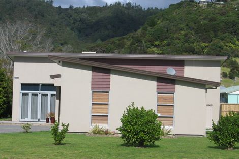 Photo of property in 18 Pauanui Beach Road, Pauanui, Hikuai, 3579