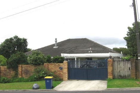 Photo of property in 2 Phillip Avenue, Glen Eden, Auckland, 0602
