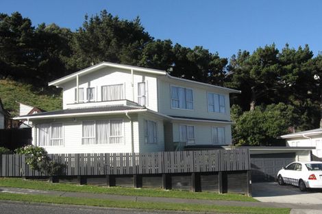 Photo of property in 58 Gloaming Hill, Titahi Bay, Porirua, 5022