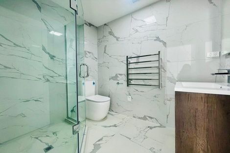 Photo of property in 8c Neems Place, Manurewa, Auckland, 2102