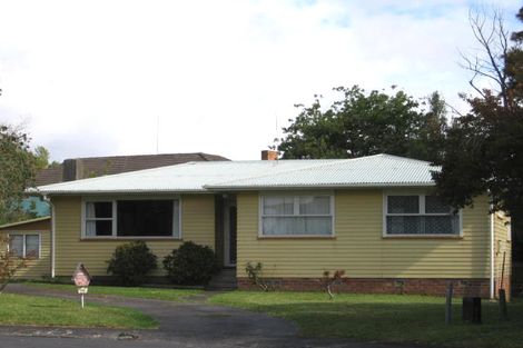 Photo of property in 14 Ashbourne Place, Glendene, Auckland, 0602