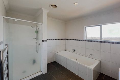 Photo of property in 6 Springvale Drive, Fairview Heights, Auckland, 0632
