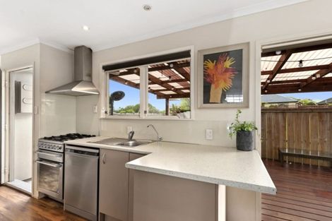 Photo of property in 16 Kintara Drive, Massey, Auckland, 0614