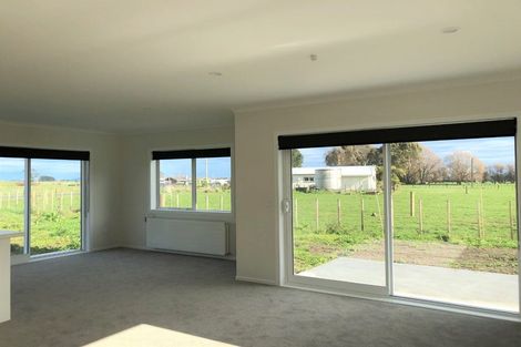 Photo of property in 72 Kuku Beach Road, Kuku, Levin, 5570