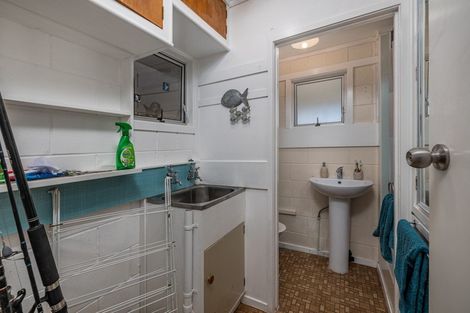 Photo of property in 35 Te Maika Road, Ngunguru, Whangarei, 0173