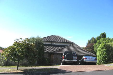 Photo of property in 10 Mandeville Place, Unsworth Heights, Auckland, 0632