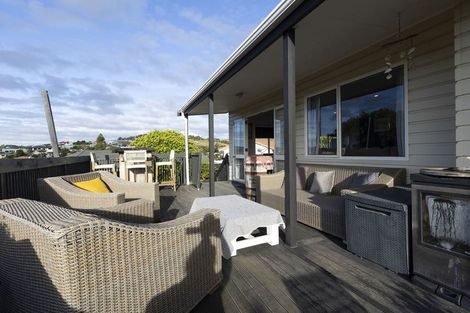 Photo of property in 2 Cable Bay Block Road, Cable Bay, 0420
