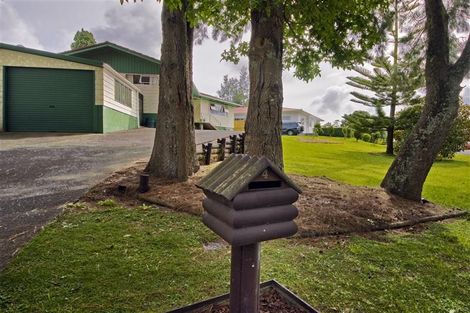 Photo of property in 4 Serwayne Place, Sunnyvale, Auckland, 0612