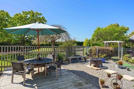 Photo of property in 121 Gear Road, Te Horo, Otaki, 5582