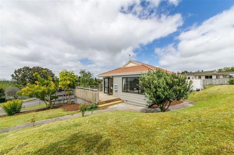 Photo of property in 4 Amery Place, West Harbour, Auckland, 0618