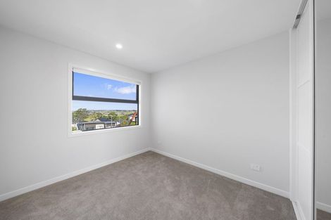 Photo of property in 35 Kikorangi Drive, Wainui, Silverdale, 0992