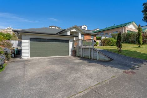 Photo of property in 42 Tongariro Drive, Aotea, Porirua, 5024