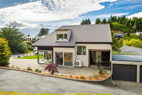 Photo of property in 4a Dart Place, Fernhill, Queenstown, 9300