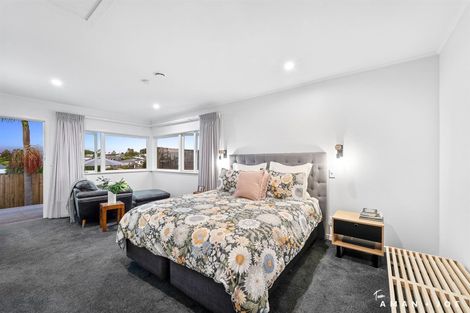 Photo of property in 106 Seabrook Avenue, New Lynn, Auckland, 0600