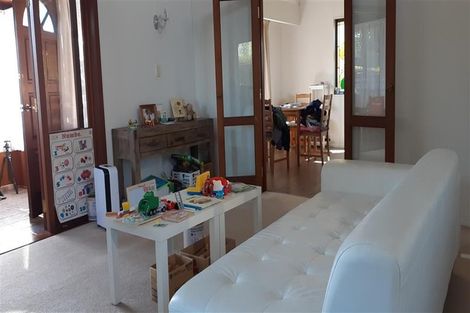 Photo of property in 12 Pendene Place, Forrest Hill, Auckland, 0620