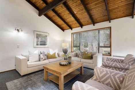 Photo of property in 5 Totara Grove, Hillcrest, Auckland, 0627