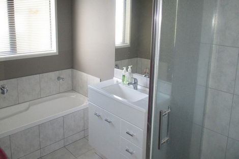 Photo of property in 18 Oldfield Court, Huntington, Hamilton, 3210