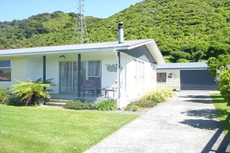 Photo of property in 25 Larchmont Grove, Totara Park, Upper Hutt, 5018