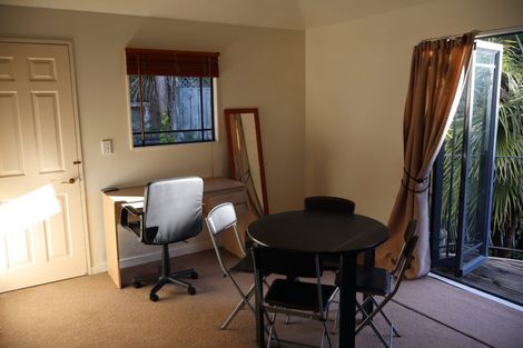 Photo of property in 15a Beresford Street, Bayswater, Auckland, 0622