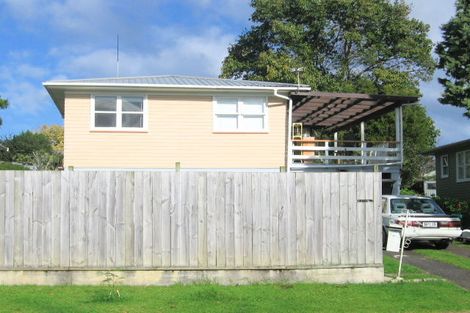 Photo of property in 4 Lendic Avenue, Henderson, Auckland, 0612