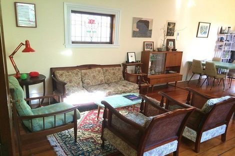 Photo of property in 100 Rolleston Street, Mount Cook, Wellington, 6021