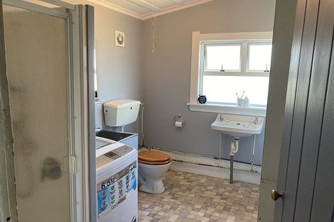 Photo of property in 200 Bridge Street, Eltham, 4322