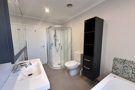 Photo of property in 24 Kiteroa Terrace, Rothesay Bay, Auckland, 0630
