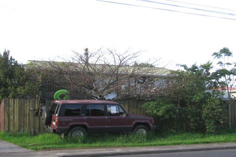 Photo of property in 2/88 Parrs Cross Road, Henderson, Auckland, 0612