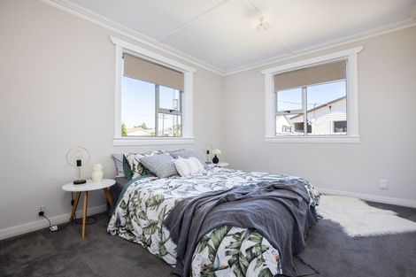 Photo of property in 6 High Street West, Waitara, 4320