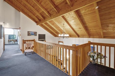 Photo of property in 5 Te Urunga Place, Acacia Bay, Taupo, 3330