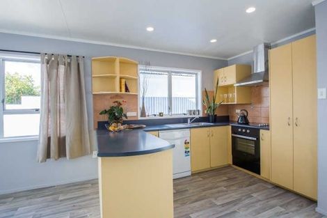 Photo of property in 2 Edith Place, Dinsdale, Hamilton, 3204