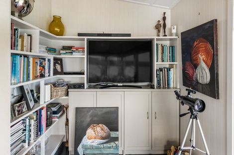 Photo of property in 40 Tuakau Bridge-port Waikato Road, Port Waikato, Tuakau, 2695