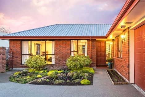 Photo of property in 6 Briarmont Street, Avondale, Christchurch, 8061