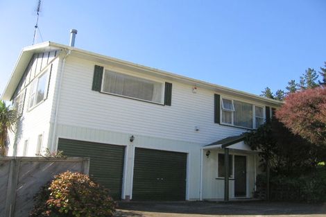 Photo of property in 1 Colonial Grove, Tawa, Wellington, 5028