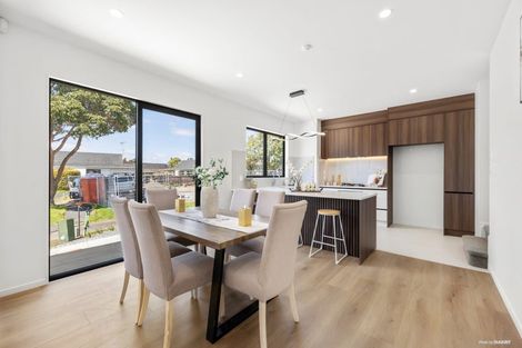 Photo of property in 11a Mimosa Place, Half Moon Bay, Auckland, 2012