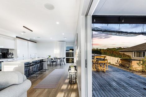 Photo of property in 2 Tauwaka Crescent, Riverhead, 0820