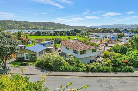 Photo of property in 18 Paremata Crescent, Paremata, Porirua, 5024