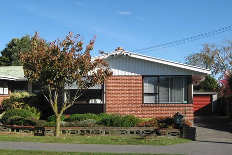 Photo of property in 1/5 Garreg Road, Fendalton, Christchurch, 8052
