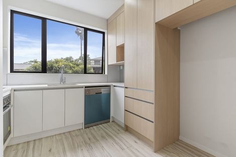 Photo of property in 21c Cherry Tree Place, Massey, Auckland, 0614