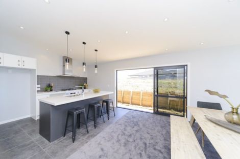 Photo of property in 3 Vaucluse Heights, Fitzherbert, Palmerston North, 4410