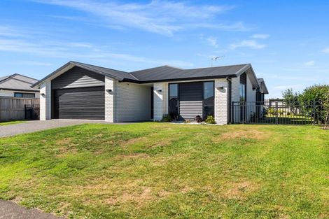 Photo of property in 82 Puhirake Crescent, Pyes Pa, Tauranga, 3112