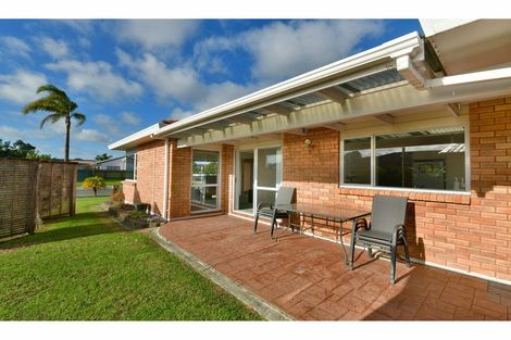 Photo of property in 1 Lakeside Drive, Orewa, 0931